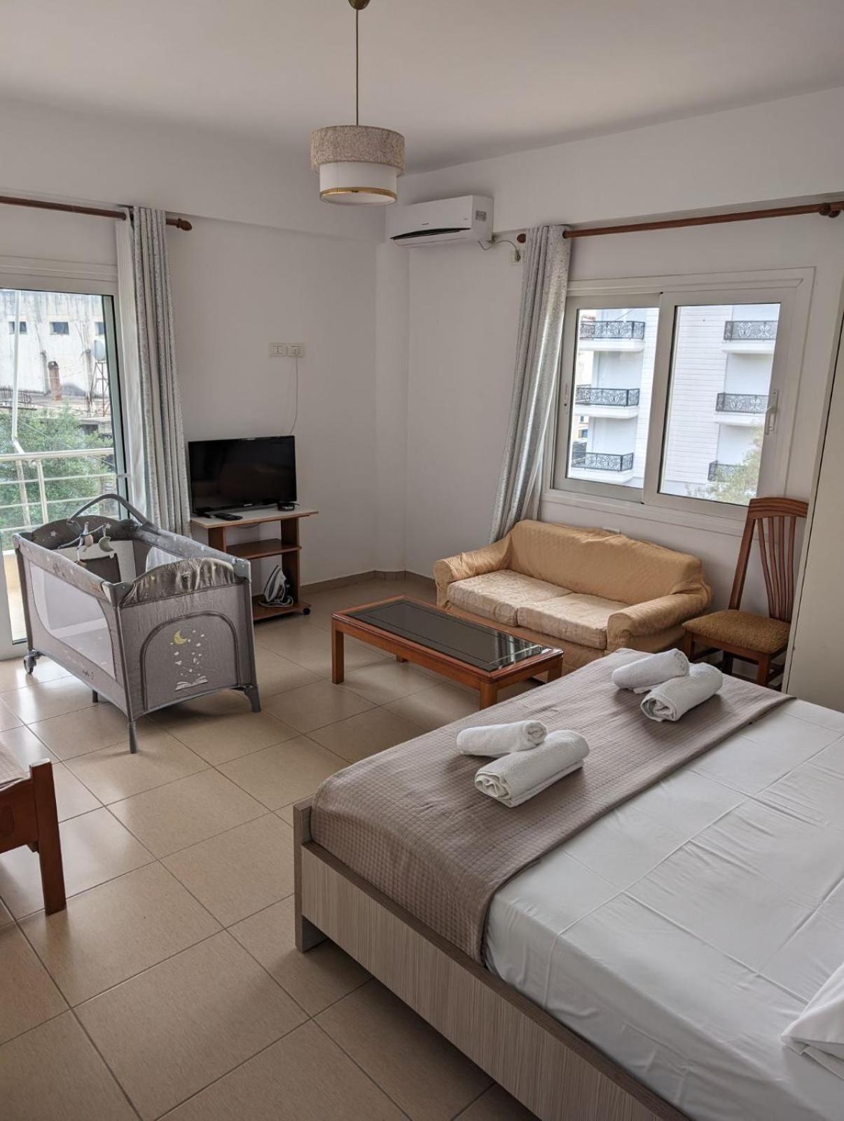 Ilias Family Rooms Himarë Dış mekan fotoğraf