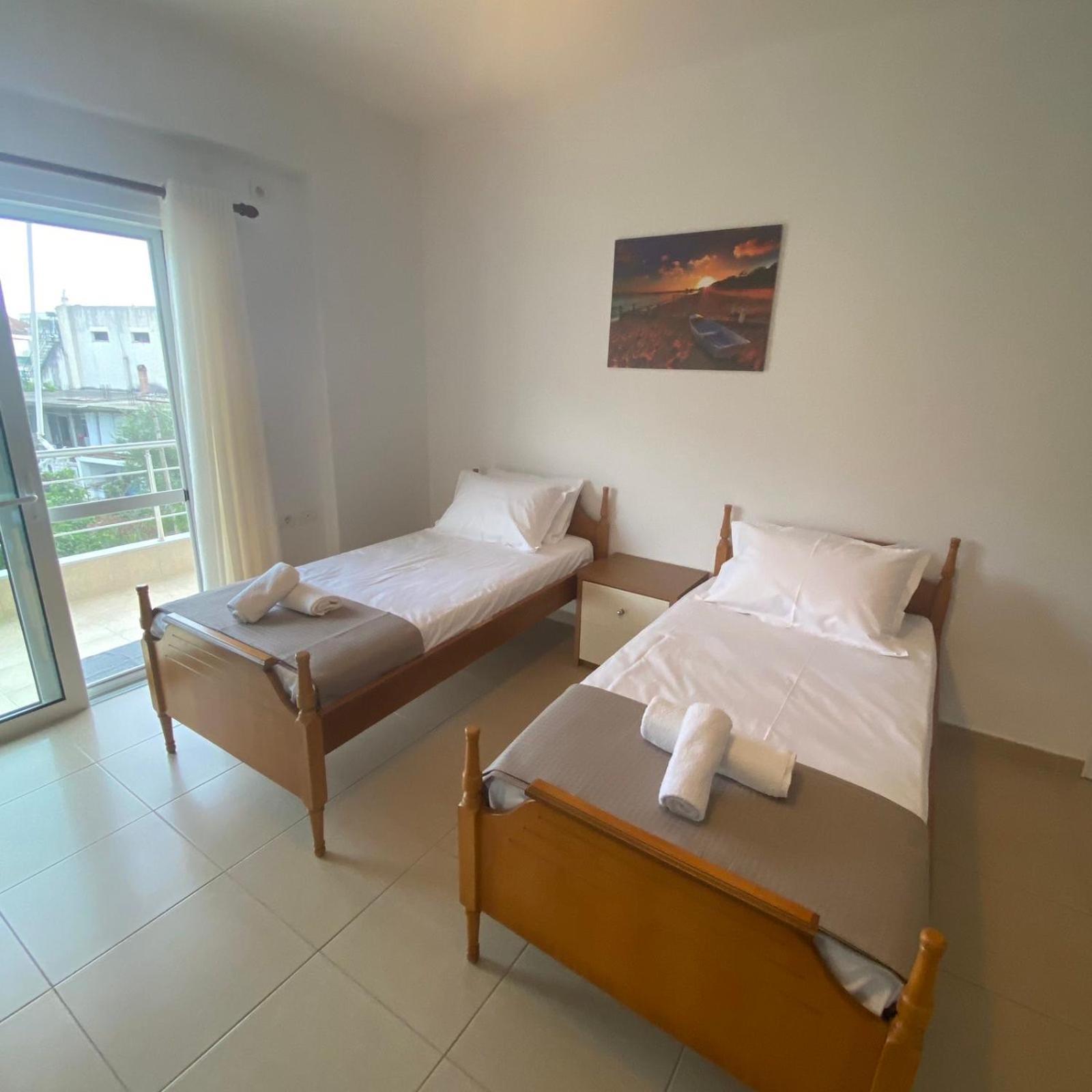 Ilias Family Rooms Himarë Dış mekan fotoğraf